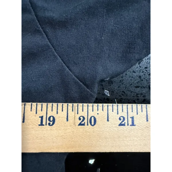 Levis Womens Black Cropped Logo Hem T-Shirt Short Sleeve Crew Neck 393890027 XS - Image 6