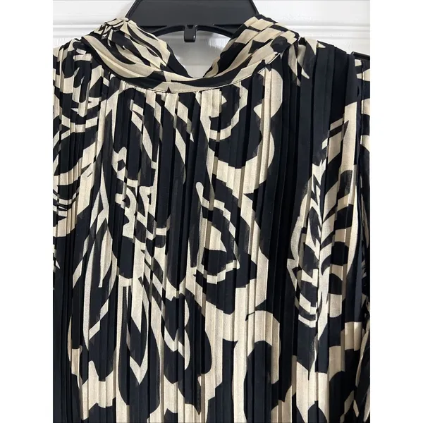 Adrianna Papell Women's Pleated Halter Too and‎ Pant Set Size M - Image 6