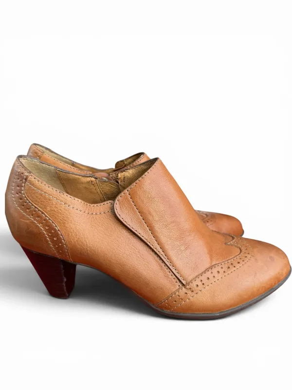Nurture Haddie Brown Leather Shootie Booties Wingtip Heels‎ Size 7M - Image 4