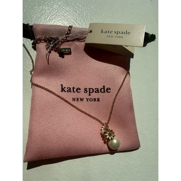 Kate Spade Disney collab Necklace Gold Daisy Flower Faux Pearl Drop Pendant gift - Image 2