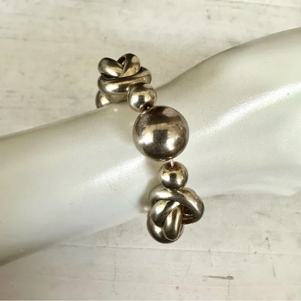 Silver tone stretchy bracelet - Image 6