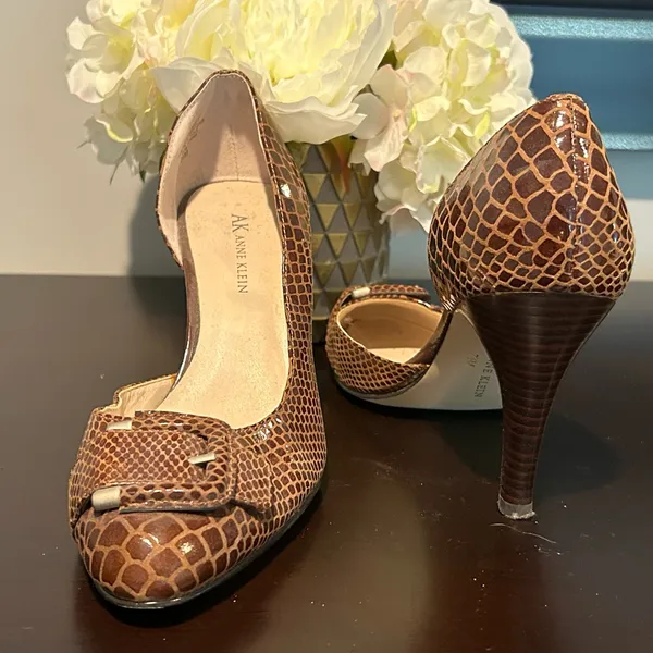 Anne Klein Brown Snakeskin Heels Sz 7.5M - Image 2