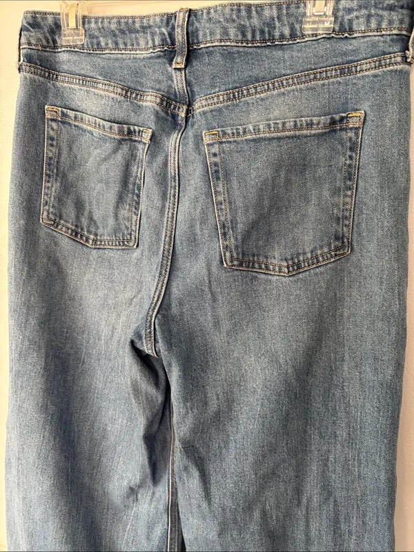 Old Navy Extra High-Rise Super Wide-Leg Jeans Sz 10 Medium Blue Wash Boho - Image 6