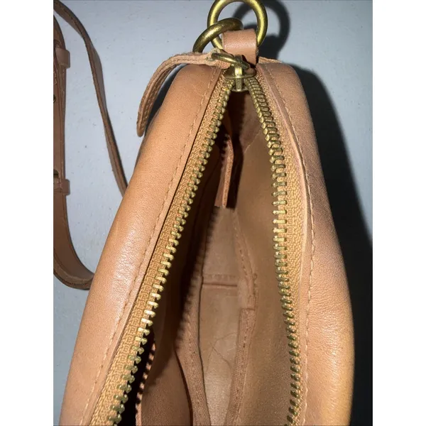 MADEWELL Leather Carabiner Mini Crossbody Shoulder Bag Light Brown - Image 3