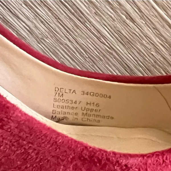 Jones New York Burgundy Suede Delta Heels Pumps Gold Trim Classy Sexy 7 Leather - Image 8
