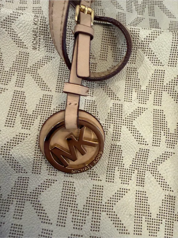 Michael Kors Vanilla Jet Set Travel Signature MK Tote Bag - Image 15
