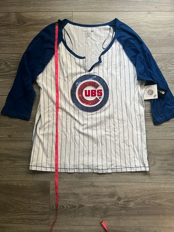 5th & Ocean White Blue Pinstripes Sequin Chicago Cubs Baseball Tee V Neck XL Top - Image 8