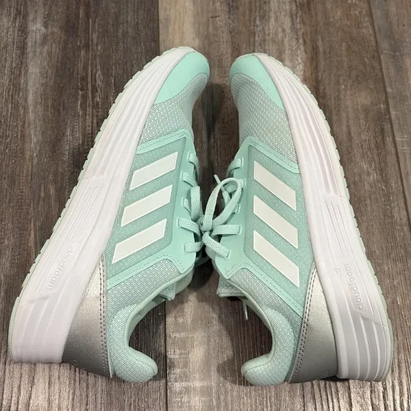 Adidas cloud foam running shoes- mint green size 10 - Image 5