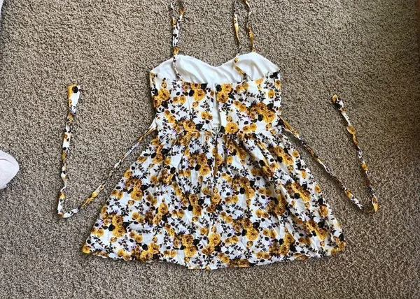 Forever 21 sunflower Floral dress Sz M - Image 6