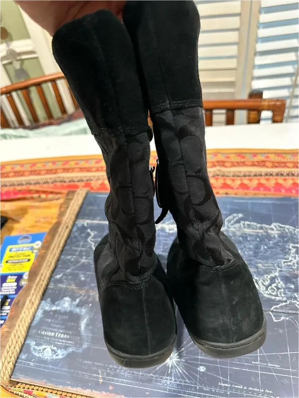 Coach Meyer Signature Suede Winter Boots – Black – Size 6 - Image 10