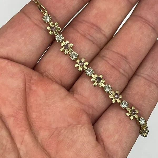 AVON Vintage SP Pink Daisy Open Back Rhinestones Gold Tone Bracelet 10.5 Inch - Image 4