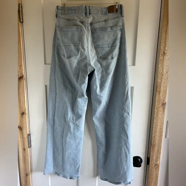 American Eagle Outfitters Women's Light Blue Straight Leg Jeans - Image 2