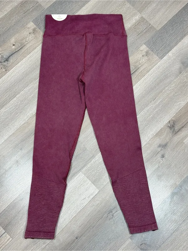 Aerie Offline Main Squeeze Ribbed Waffle Snap Ankle Hi Rise Leggings‎ Maroon M - Image 6