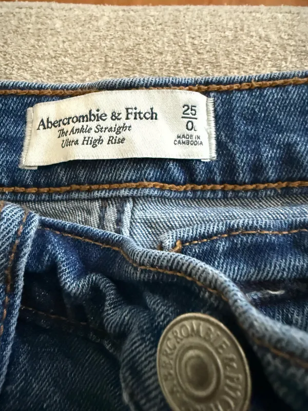 Abercrombie High-Rise Ankle Straight - Image 2