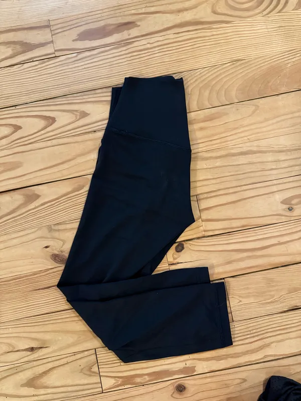 Lululemon Leggings Crop Black 6 Women’s - Image 2