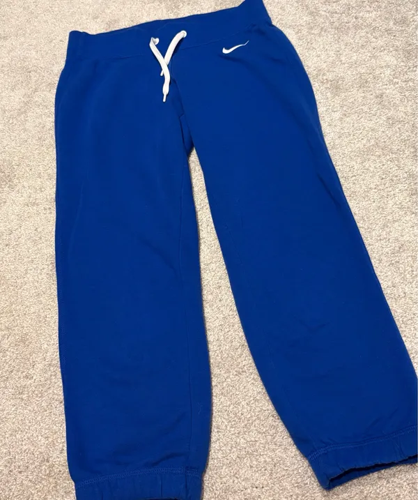 Nike Cropped Sweatpants - Image 2