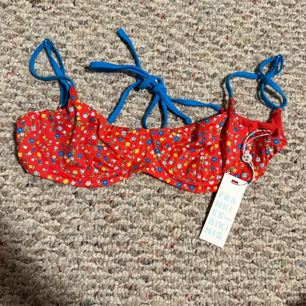 NWT Frankie’s bikinis cola underwire bra in seaside farm- Size Small - Image 4