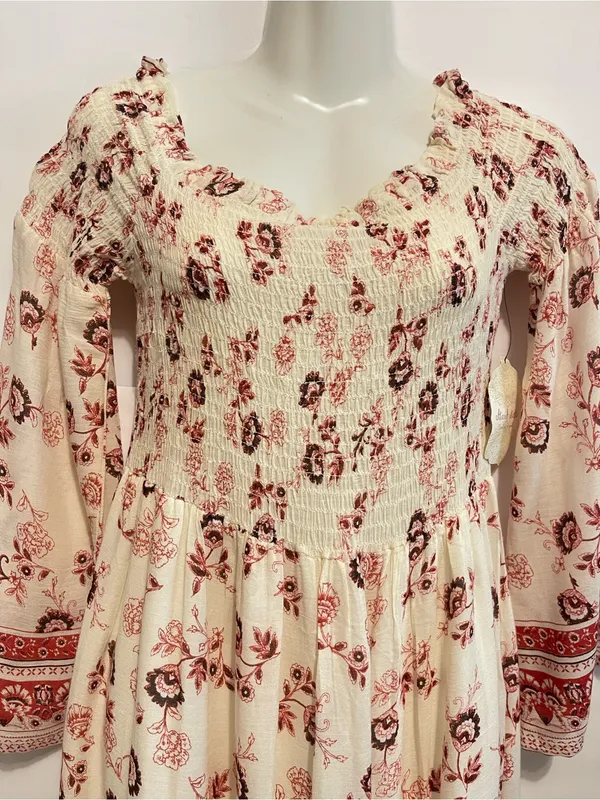 Altar'd State White Off-Shoulder Floral Maxi Dress with Pink Border - Image 7