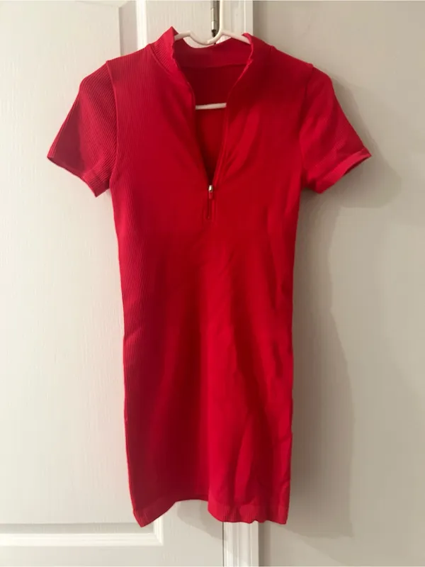 OQQ Red Ribbed Zip-Front Short Sleeve Bodycon Dress - Image 2
