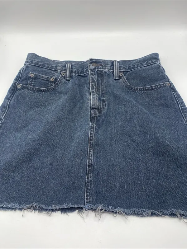Levis High Rise Fray Cut Hem Black Jean Skirt Y2K Size 29 Denim - Image 2