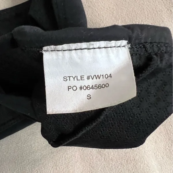 🖤 Vuori Strappy Sports Bra Black Camo Medium Yoga Workout Bra VW104 - Image 4