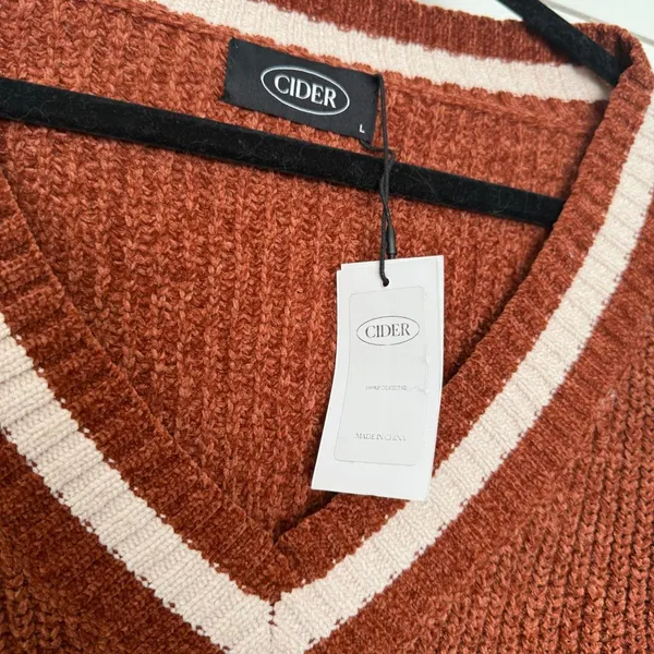 Cider Women’s Large Brown White Vneck Sweater New - Image 2
