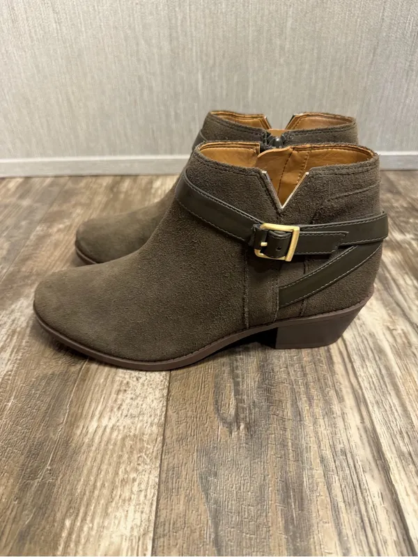 Vionic NWOB Women's Olive Green Suede Ankle Boot with Buckle Strap Size 6.5 - Image 10