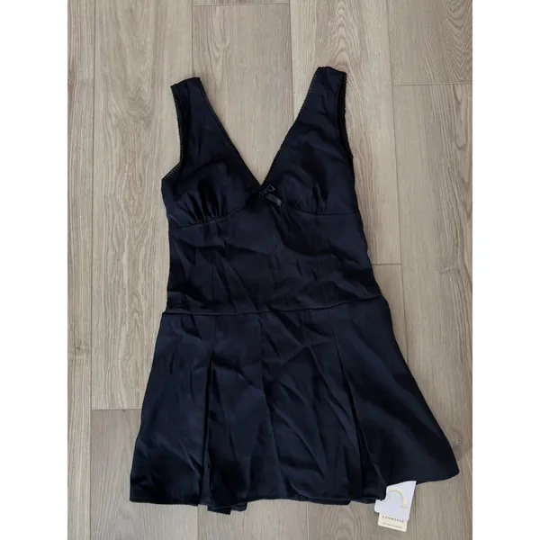 Commense Elegant Flirty Black Pleated Mini Dress Romantic Stretch NWT Small - Image 2