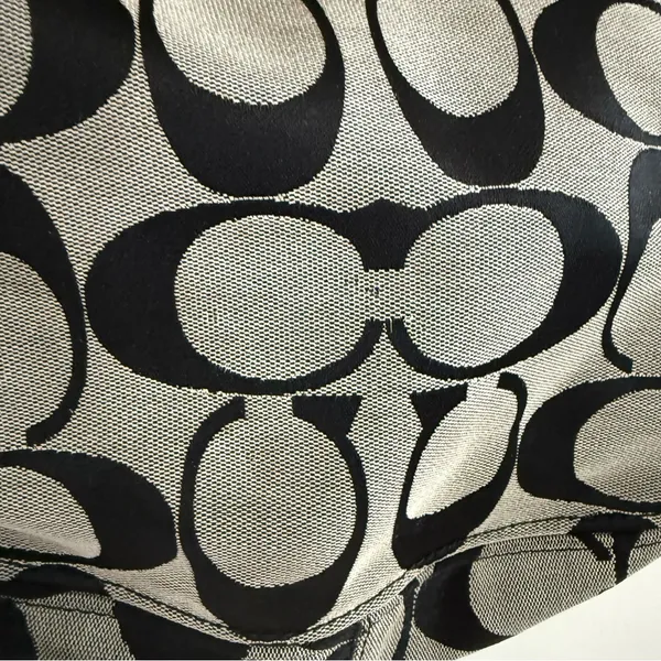 Coach Black and Cream Signature Shoulder Bag - Image 11