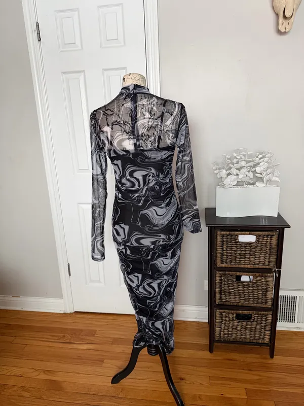 NWOT Akira marble High-Neck Print mesh y2k Bodycon Dress swirl pattern ruched Sz M black/white long sleeve - Image 4