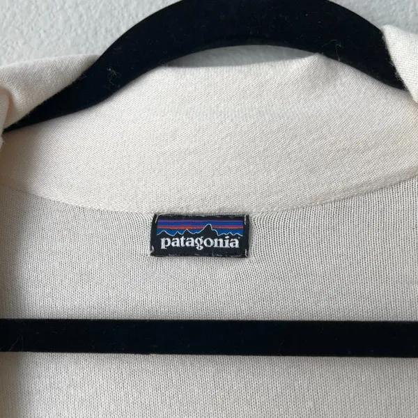 Patagonia Cream Long Sleeve Front Pocket V-Neck Button Up Cardigan Sweater Size - Image 5
