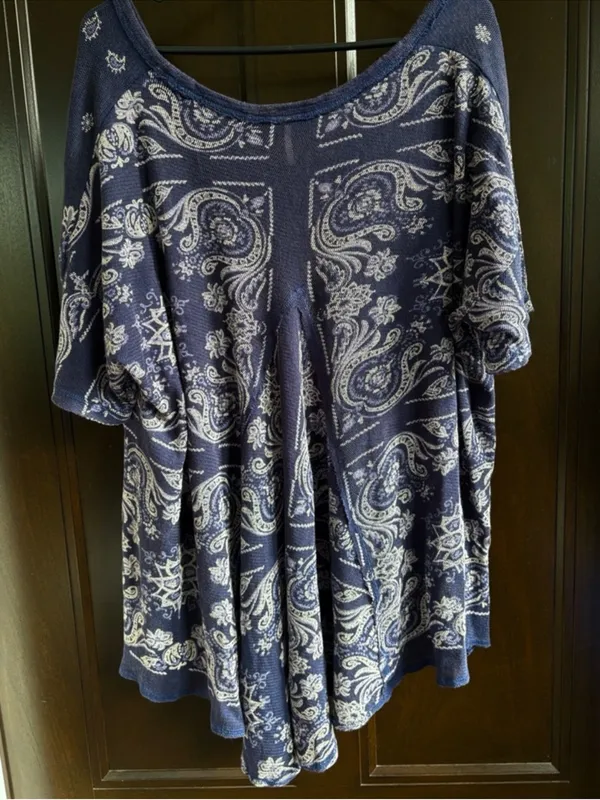 EUC Free People No Matter What High/Low Paisley Top Blue Oversized Small - Image 8