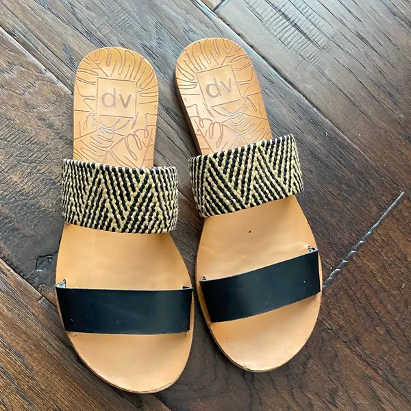 DV by Dolce Vita Daedra woven patterned straps and a leather band size 8.5 - Image 2