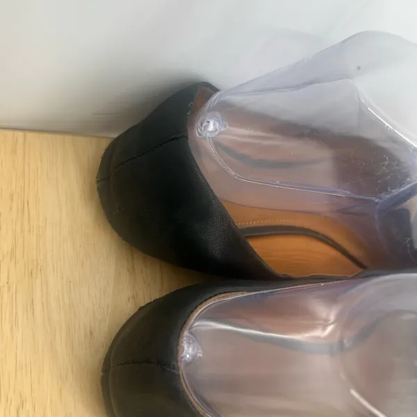 Tory Burch Black Loafers with Gold Emblem - Image 3