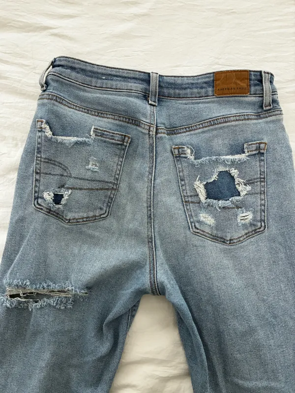 American Eagle Outfitters Men's Distressed Dark Gray Skinny Jeans - Image 4