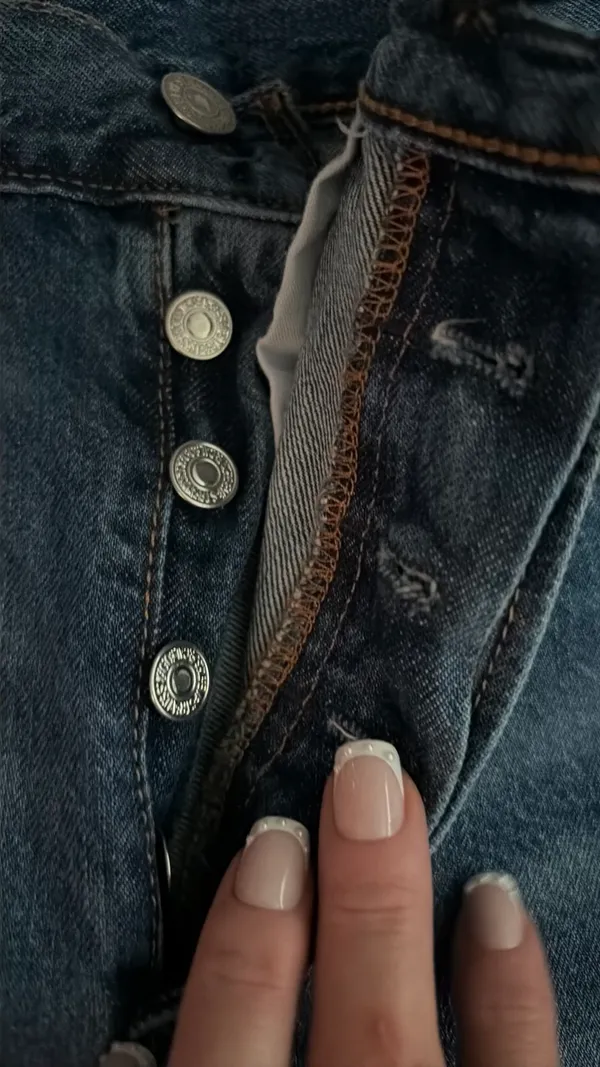Levi’s Jean Shorts - Image 4