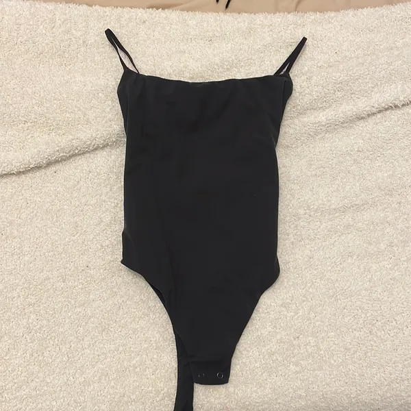 SKIMS Bodysuit - Image 2