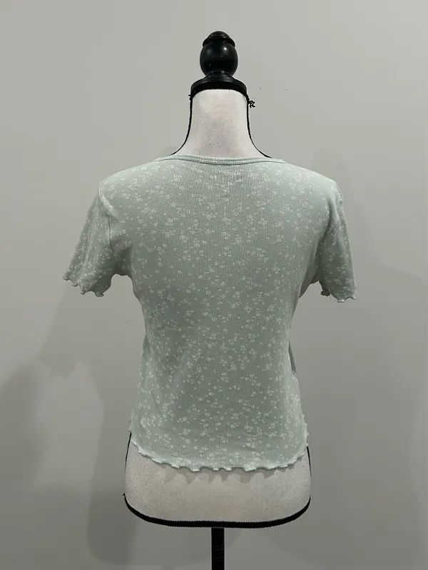 Hollister Floral Baby Tee - Image 4