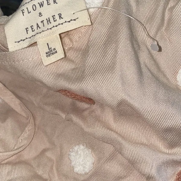 ✨HP✨Embroidered Polka Dot Puff Sleeves Blouse✨ Brown Size L - Image 3