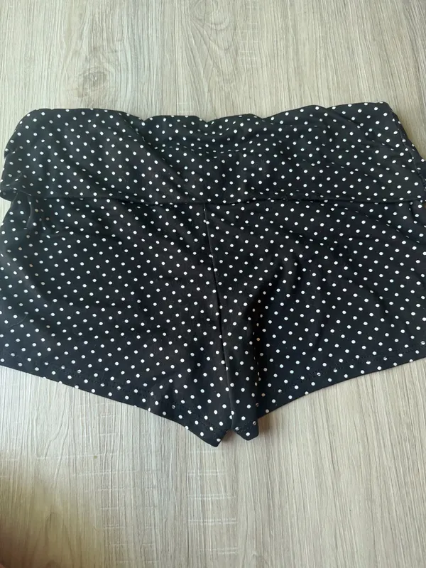 Polka dot fold over shorts!! Black Size M - Image 4
