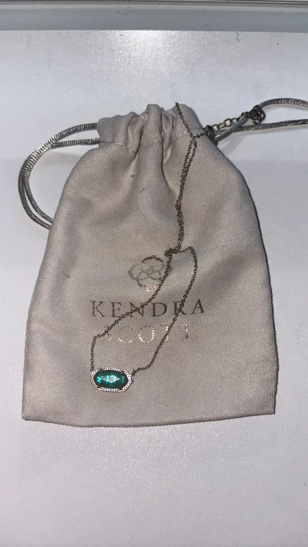 Kendra Scott Necklace Elisa Gold - Image 3