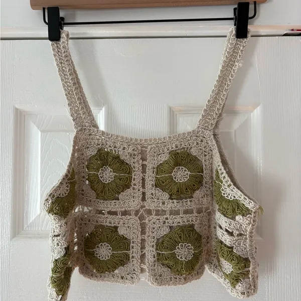 Source Unknown Crochet‎ Crop Top - Cream and Green Est. Small EUC - Image 2