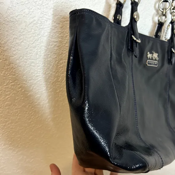 Coach Carryall Madison Handbag Navy Patent Leather Silver Logo - Image 9