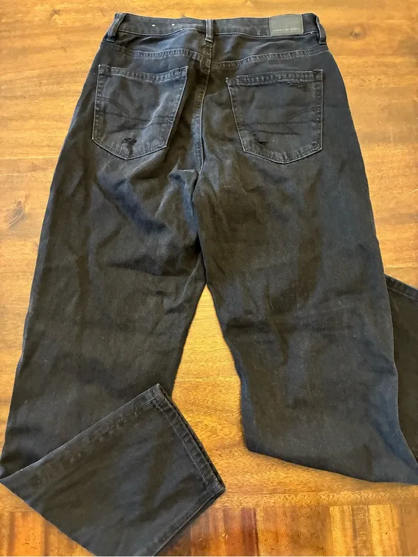 American Eagle Jeans 2 Mom Straight Jean Black Ripped Knees Distressed - Image 3
