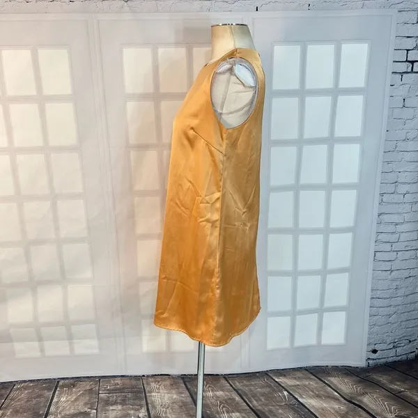Lulu’s Chic Peak Light Orange gold Satin Sleeveless Shift Dress size small - Image 9
