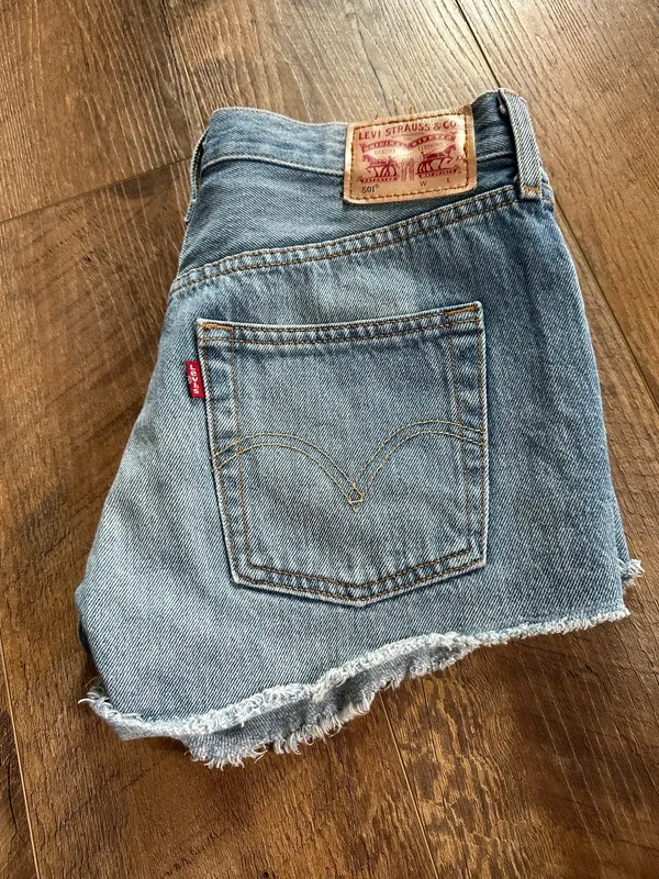 Levi’s 501 Shorts - Image 2