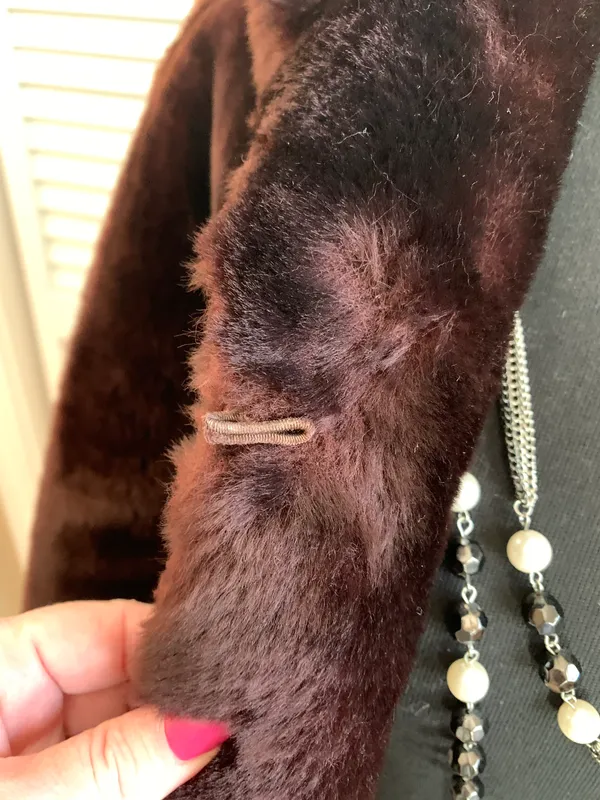 ROSHEKS dubuque Vintage Real Fur Coat - Image 4