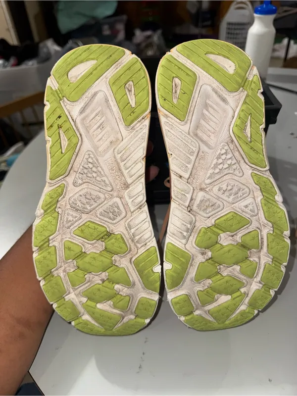 Hoka One One Women’s Arahi 7 Running Shoes Coral Size 7.5 B - Image 5