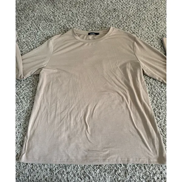 Trendy Queen Women's Oversized Tan‎ Thumb Hole Long Sleeve Tee Size Large - Image 3