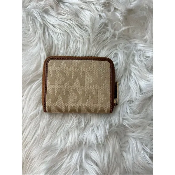 Michael Kors Black Vanilla White Item Mk Signature Jacquard Bifold Wallet - Image 2